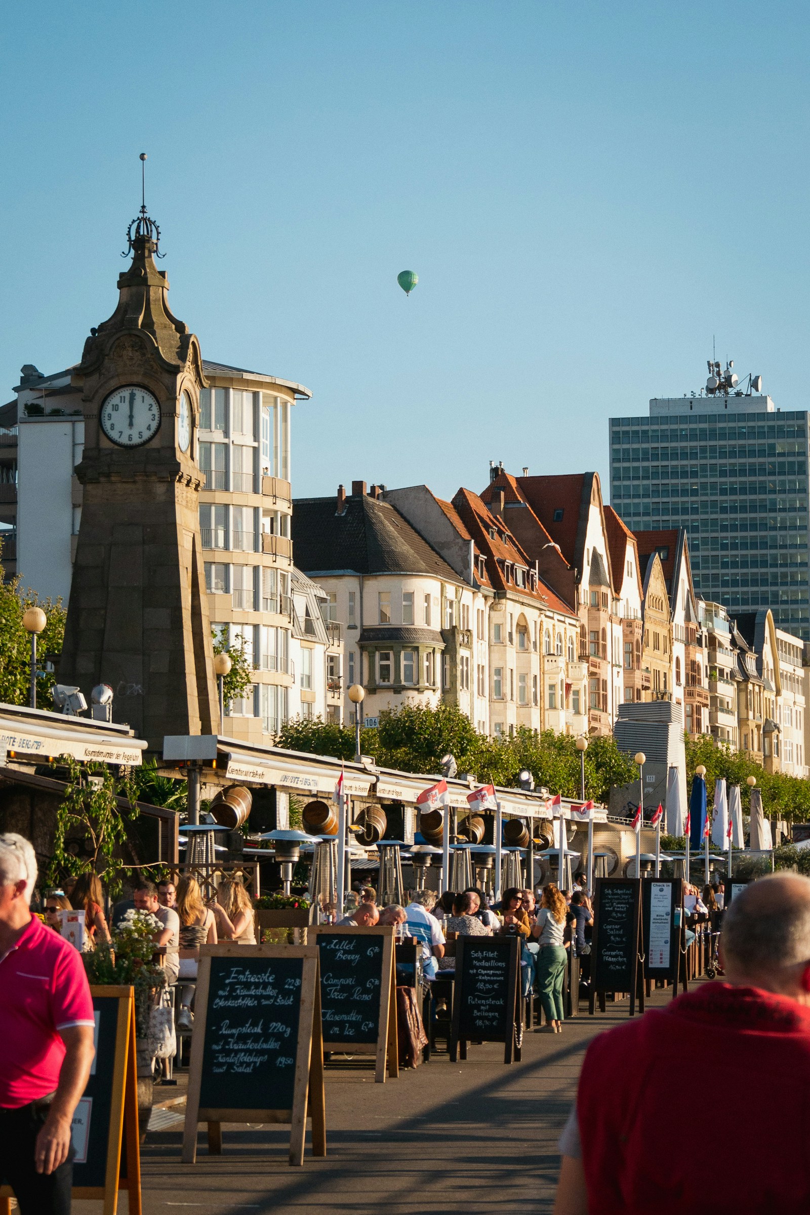 Rheinuferpromenade in Düsseldorf