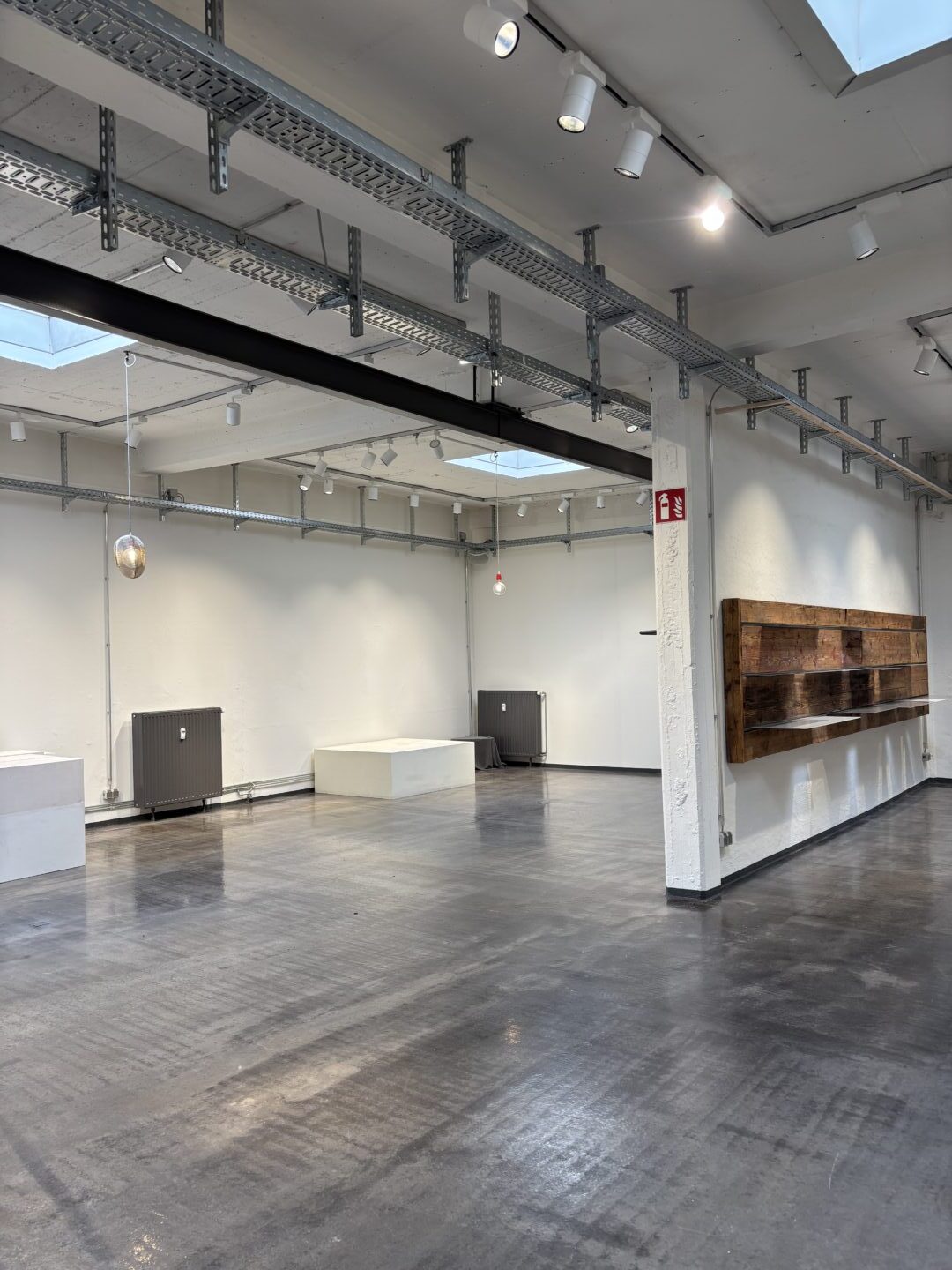 Ausstellungsraum / Büro