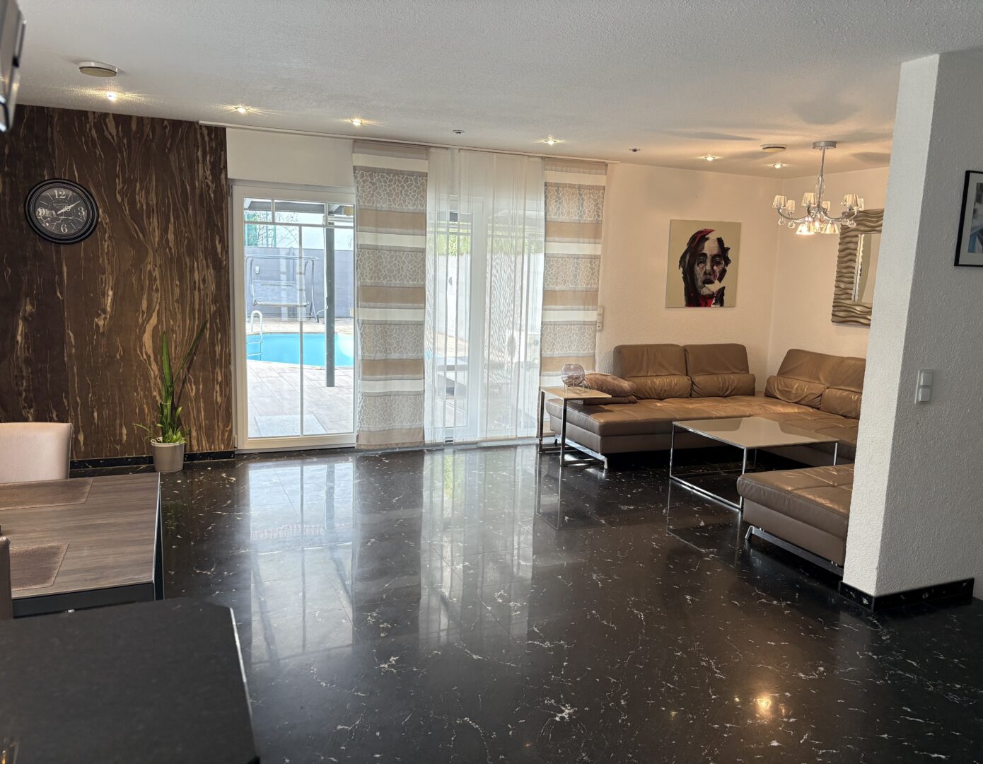Wohnzimmer Bild 1